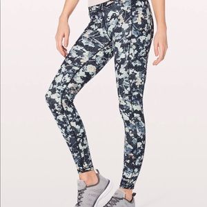 Lululemon speed up tight